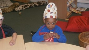 The children received a visit from Arty cakes in Manchester who helped them decorate cupcakes for Mothers day.