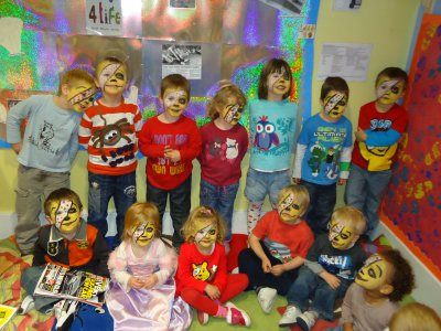 Busy Bees in Woodley support Children in Need