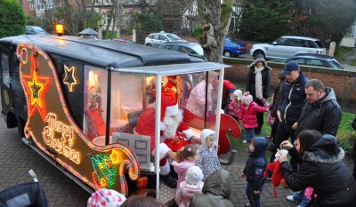 Santa arrives in style at Busy Bees!!