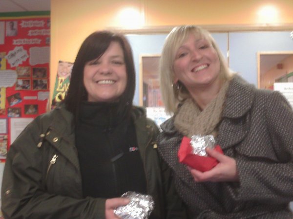 Parents enjoy breakfast rolls at Busy Bees Photo-1