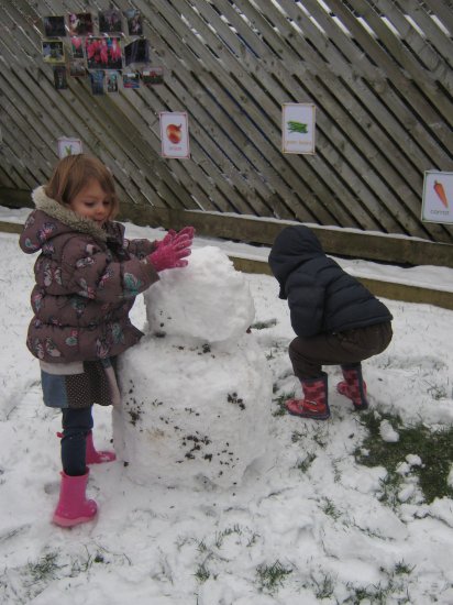 The snow came to Busy Bees Photo-1