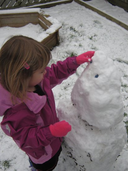 The snow came to Busy Bees Photo-3