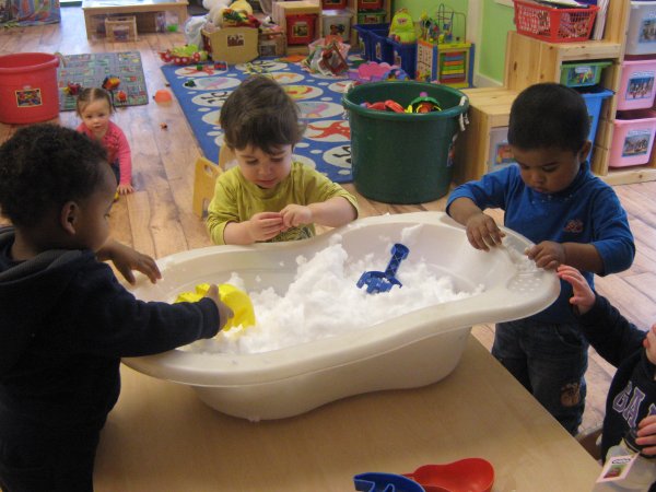The snow came to Busy Bees Photo-5