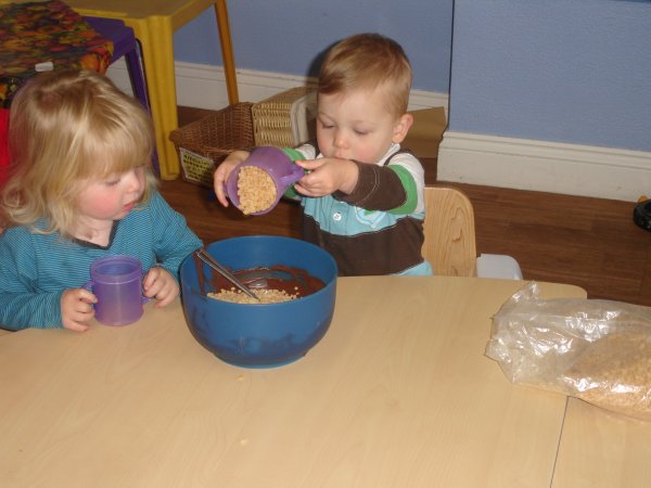 Children make cakes to raise money for Help for Hero's Photo-4