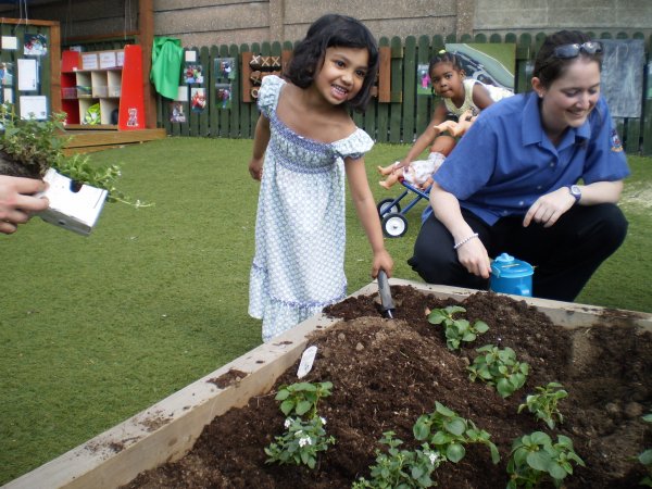 Garden week at Busy Bees!!!!! Photo-1