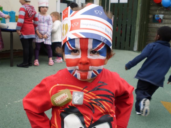 Garden Party to Celebrate Royal Wedding Photo-2
