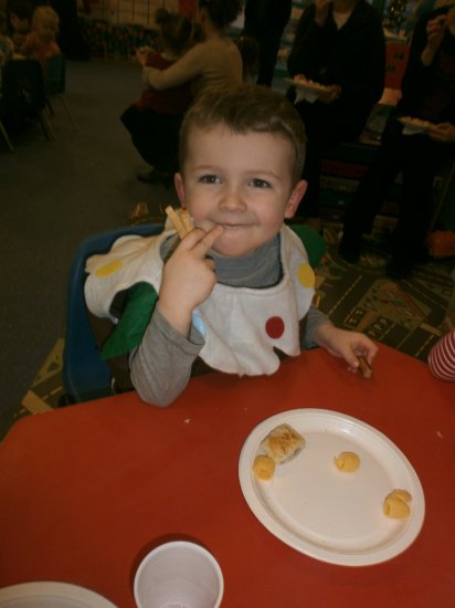 Children's Christmas Parties. Photo-3