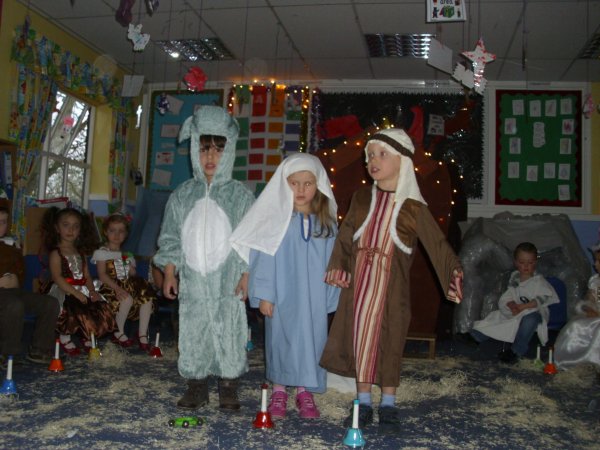 Pre school Christmas Production Photo-4