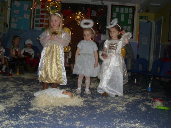 Pre school Christmas Production Photo-5