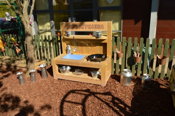 Busy Bees in Stoke Gifford, local nursery for childcare in 